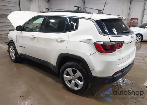 2019 Jeep Compass Latitude 4X4 z USA, uszkodzony, nr VIN 3C4NJDBBXKT650615